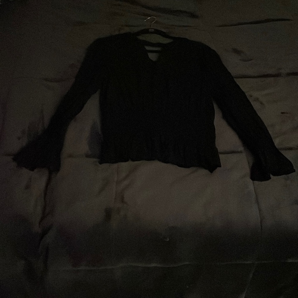 Women’s medium-sized ruffly shirt from Ella Moon